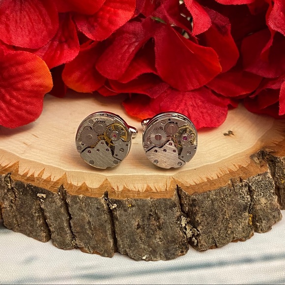 Silver Steampunk Skeleton Clock Gears Cufflinks - Picture 5 of 16